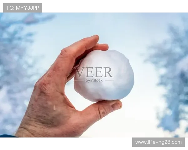 无需下载即玩红雪球游戏畅享极致乐趣随时开启娱乐新体验